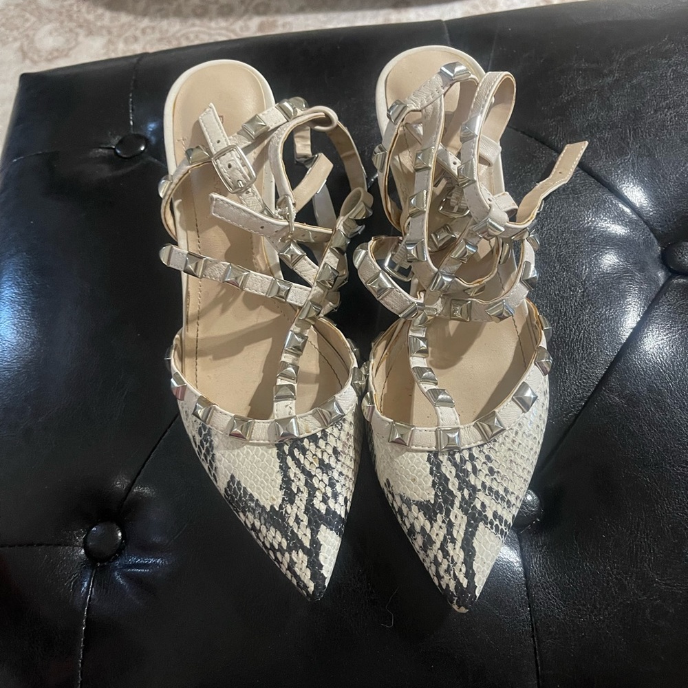 Bcbgeneration snake print kitten heel